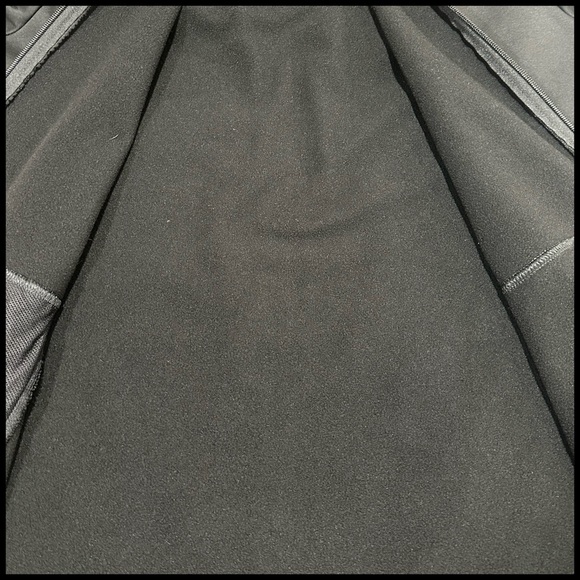 NikeThermaFit🔥🪶 XL Black Hooded Zip Up Jacket, 3 Pockets, Like New, Clean. Warm - Picture 11 of 16